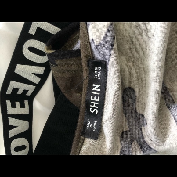 NWOT Shein Green & Black Camouflage Crop Top Size - Picture 3 of 3